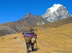 Непал. Суровые экспедиционные будни восходителей.