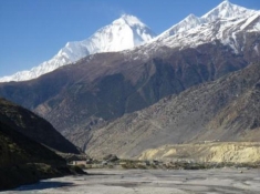 Долина Кали-Гандак с видом на Дхаулагири (8167м)