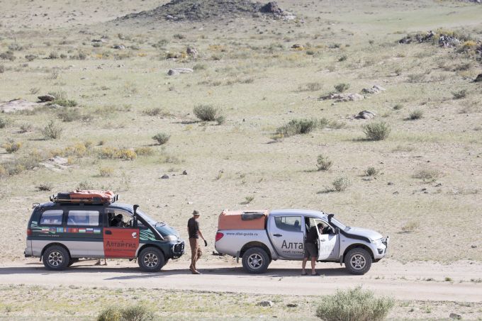 Пустыня Гоби, автомобили для путешествий