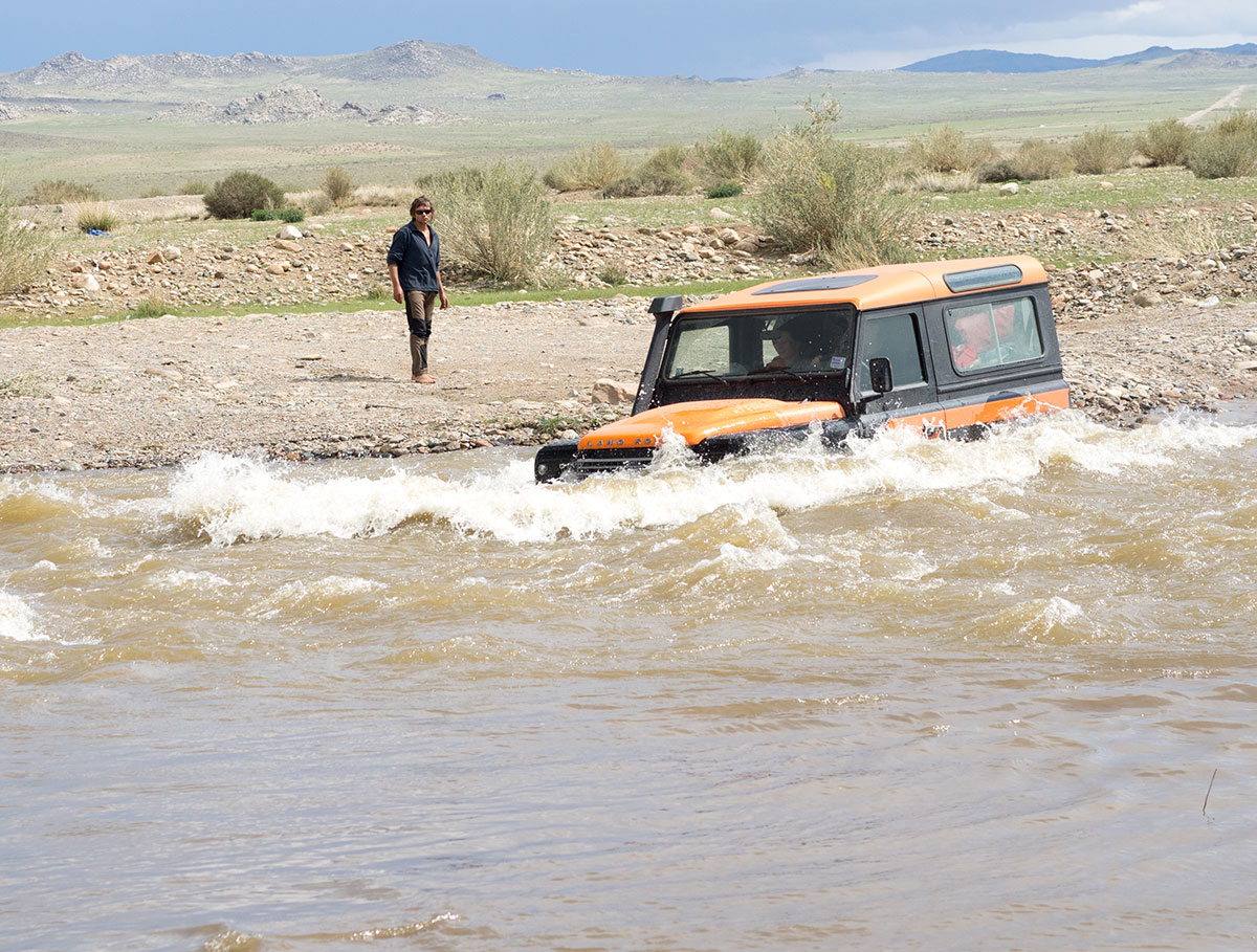 Путешествие по Западной Монголии, река после ливневых дождей